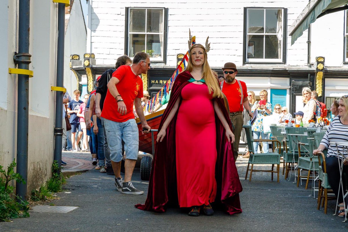 LewesPilotGig's tweet photo. The Billy Pritchard has been blessed! Yesterday’s ceremony was magical - and spiritual - thanks to our wondrous priestess Melissa Corkhill. Thanks to our bosun, Matthew Clay and Gary Budd our founder. Photos by @CarlottaLuke https://t.co/r1WdZMk5pP