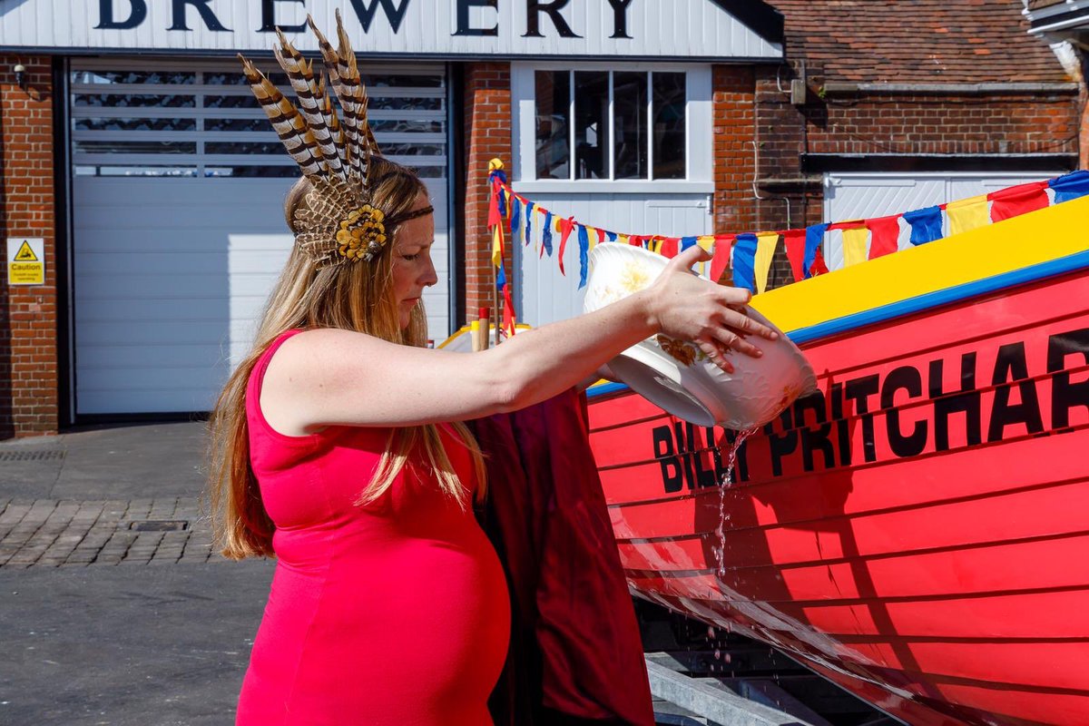 LewesPilotGig's tweet photo. The Billy Pritchard has been blessed! Yesterday’s ceremony was magical - and spiritual - thanks to our wondrous priestess Melissa Corkhill. Thanks to our bosun, Matthew Clay and Gary Budd our founder. Photos by @CarlottaLuke https://t.co/r1WdZMk5pP