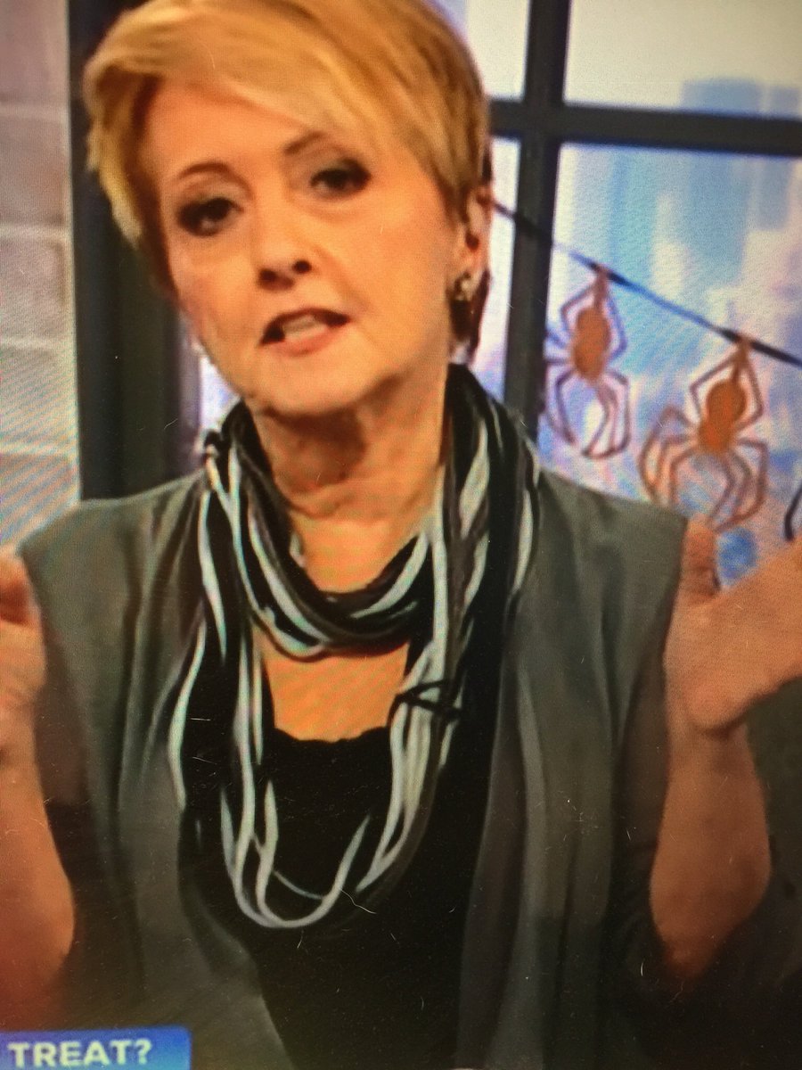 PalouleScarves's tweet photo. Did anyone see anne Diamond this week on Jeremy Vine Show wearing one of our scarves? She looks fab #fashion @PalouleScarves #UKGiftHour #UKGiftAM #shopindie https://t.co/QomMUtXyOD https://t.co/Js8oYAnT1u