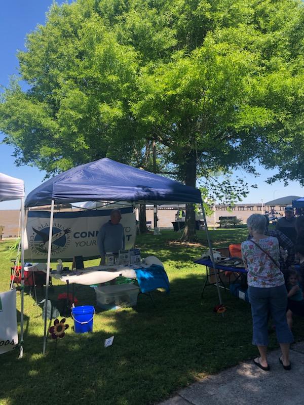 alabamacoastal's tweet image. Drop by the Alabama Coastal Foundation table today at the #EarthDayMobileBay taking place Fairhope&apos;s Pier! #CreateACleanWaterFuture #ShareTheBeach #AlabamaOysterShellRecyling