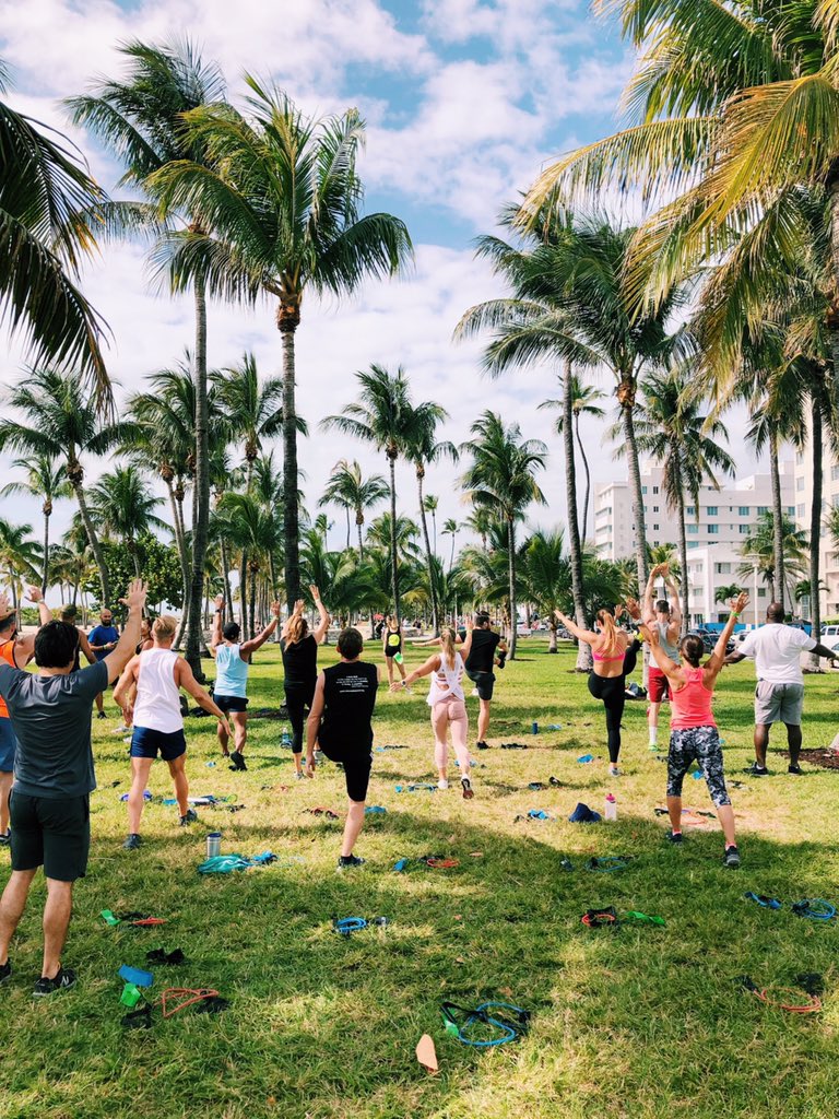 MiamiBeachNews's tweet photo. We earned our brunch this morning with the first #RoyaFit HIIT workout at Lummus Park! & now participants can enjoy 20% off at Ocean Drive restaurants 🙌🏽
Missed out today? We’ll be back each Saturday, keep an eye out for updates 💪🏽🌴 #ExperienceMiamiBeach https://t.co/TdmLD71wM9