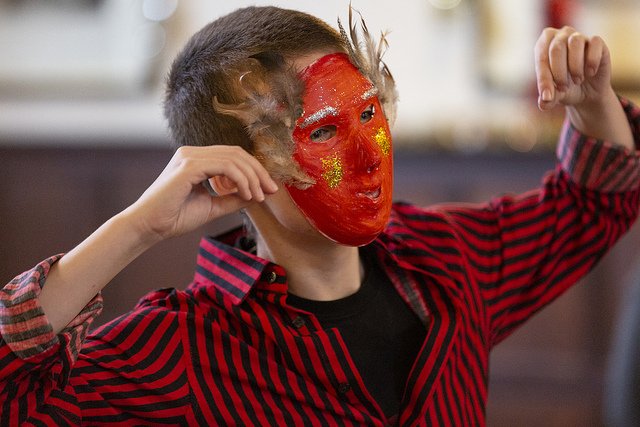 MedConventDrama's tweet photo. @MedConventDrama and @EDACS_UoB's Dr Liv Robinson writes this month's @EarlyDramaNet guest blogpost on a medieval mumming workshop held with Birmingham English students https://t.co/o9eX7WYB9S #uobartslaw #uobexplore images: ©Victoria Beddoes (UoBArtsWebTeam) and Bodleian Library https://t.co/5KiHL6QZQA