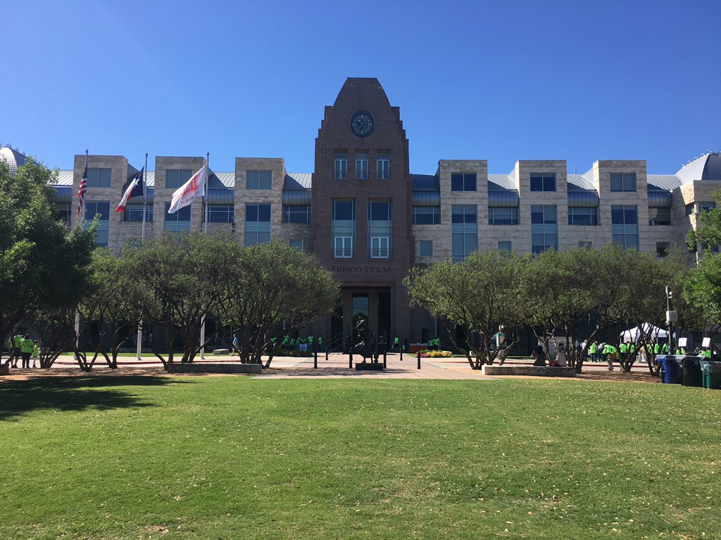 JamaulPride's tweet photo. What a #beautiful day to be out @CityOfFriscoTx. #CleanItGreenIt #FatherAndSon #greatday https://t.co/pBuaWC8irz