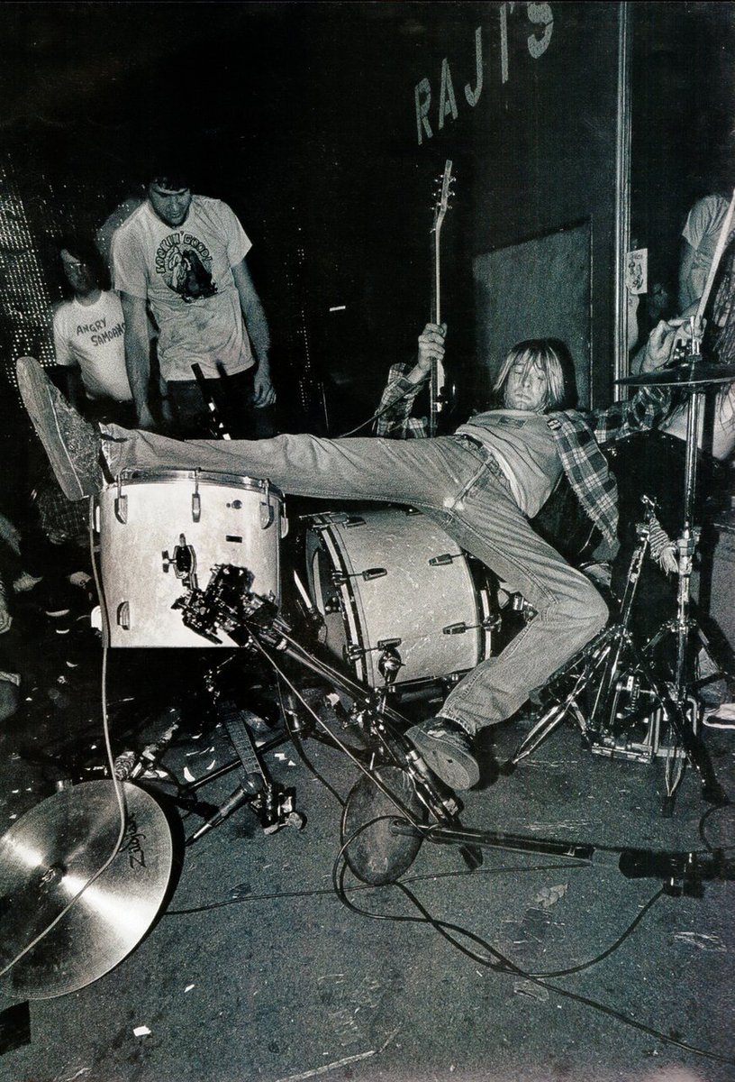 TheGrungeScene's tweet photo. Nirvana • Pearl Jam • Screaming Trees • Soundgarden https://t.co/1ErjWPIhJQ