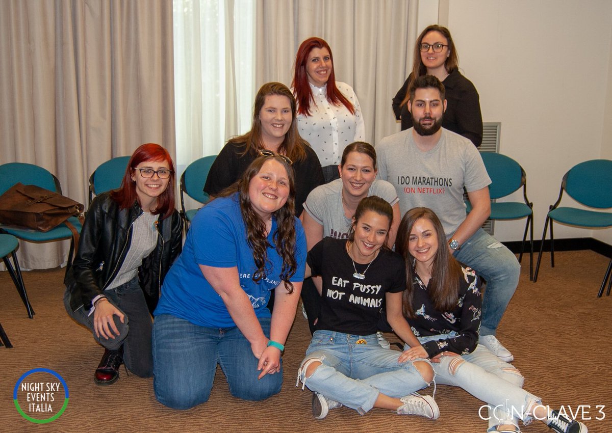 NightSkyEvents1's tweet photo. Abbiamo aggiunto le foto del meet&amp;greet di Rhiannon sul nostro sito!
#ConClave3

[ENG]

We’ve uploaded Rhiannon’s meet&amp;greet photos to our website 
#The100 https://t.co/XiE9pxEfsh