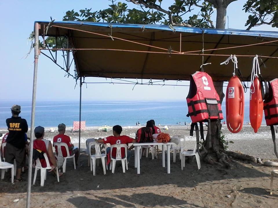 maanchanbb's tweet image. #PRCHolyWeek2019
Ngayong Sabado de Gloria, patuloy na naka alerto ang mga #RedCross143 volunteers ng PRC La Union SFC Chapter sa mga tabing-ilog at tabing-dagat sa Munisipalidad ng Aringay at Luna, La Union. #PRCResilience #ResiliencePH @philredcross