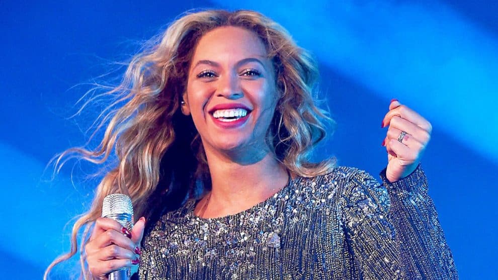 BLVCKHURRICA's tweet image. Whose a better Singer?

RT for Chioma Jesus.
Like for Beyonce.