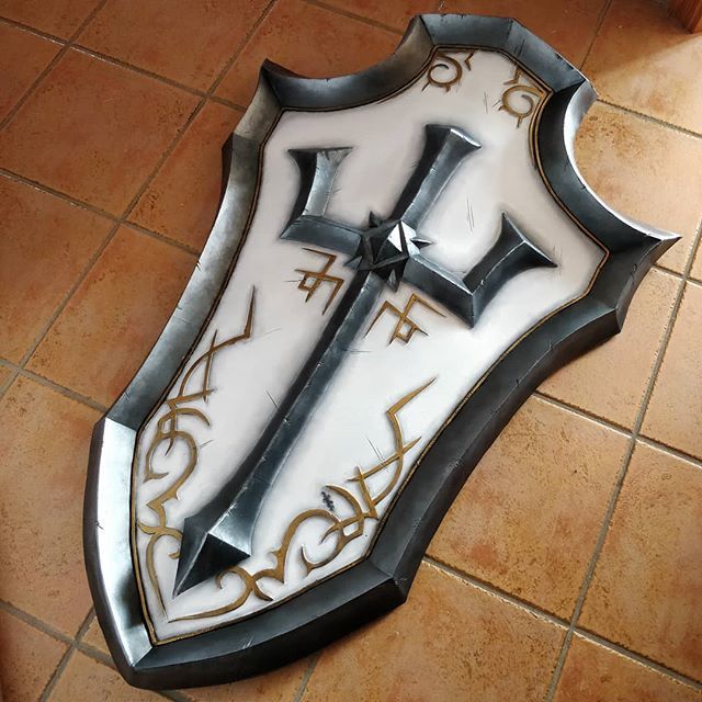 HelheimLab's tweet photo. And finaly the shield is complete! Everything made in #ultrafoam by @dwarven_armory with no internal structure needed thanks to this amazing material, painted with #flexipaint and acrylics! ❤️ https://t.co/qWLCF7dJhe https://t.co/I6AZ8b7F2z