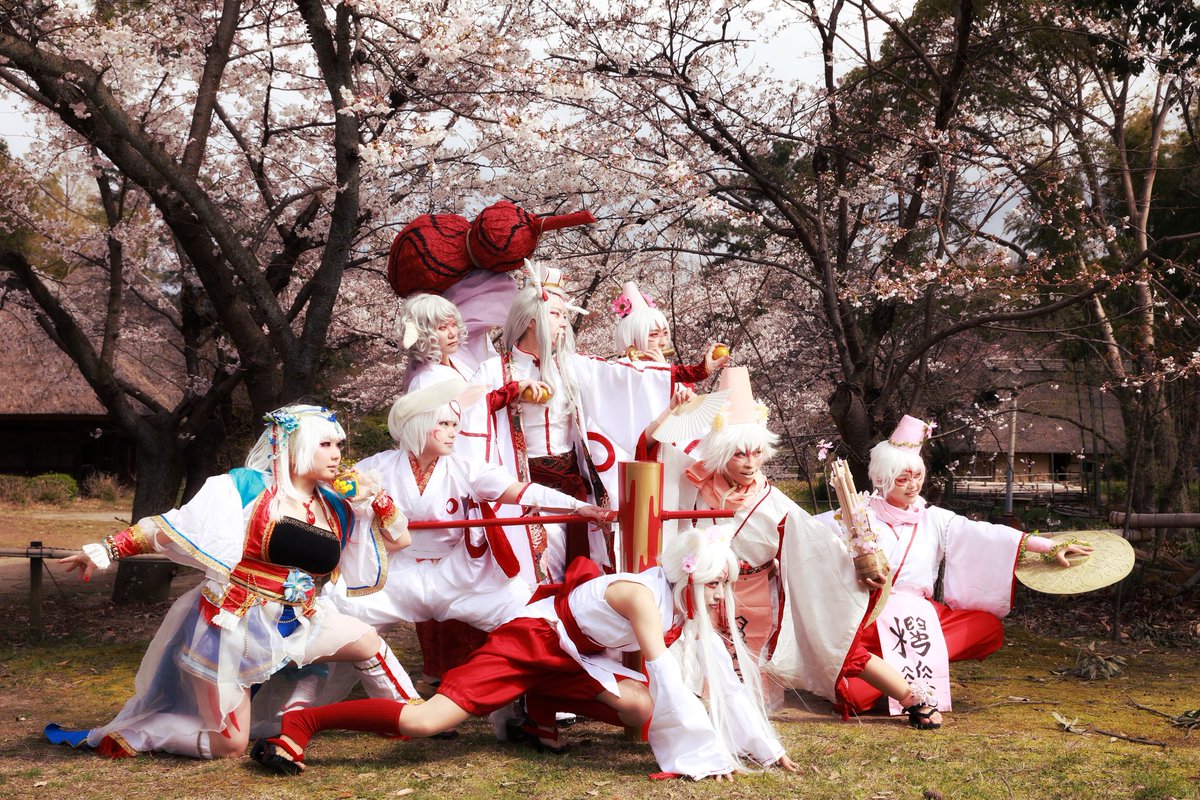 umetikin4warz's tweet photo. 🌸大神祝十三周年🌸
2019年 #第3回春の筆神併せ0331

今年も桜と慈母の元に集い候う
いと目出度き日かな

photo①②：keito @k_hxdx 
photo③④：HIDE @hide0808_photo
メンバー：リプ欄へ
🐾#大神十三周年 #大神 #OKAMI
#筆神擬人化 https://t.co/lqNAMlOzV3