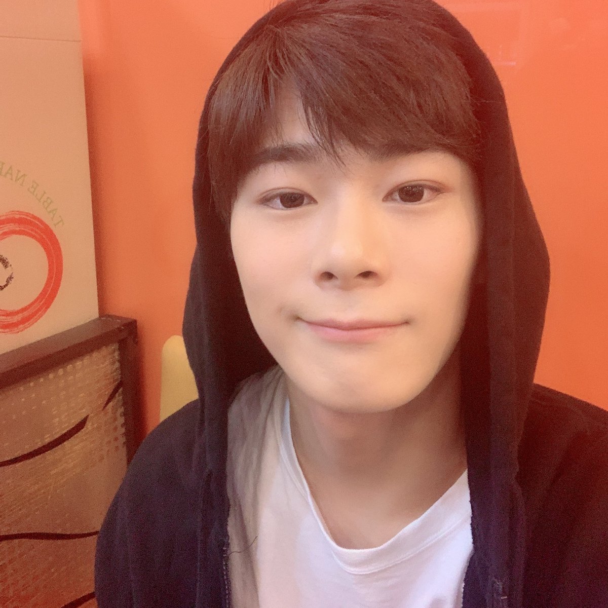offclASTRO's tweet photo. 오랜만이야!!ㅠㅠ
빨간국물아 ㅠㅠ😭😭😭
#아스트로  #밥먹는다 https://t.co/7xDJoSs9ML