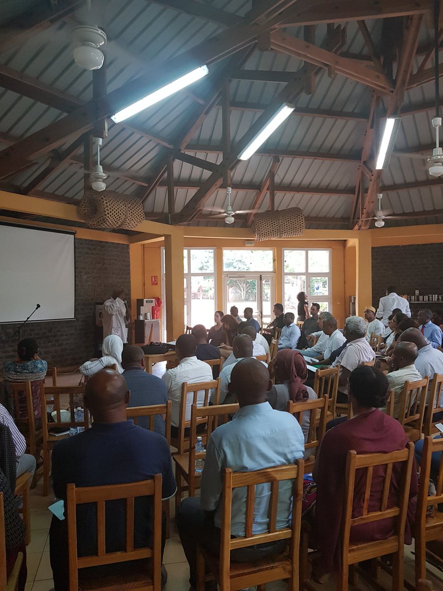 sebramora's tweet photo. [SAR de Mayotte] seconde journée des Ateliers du Territoire... parcours commentés et débats s'enchaînent. Mayotte 2050 se dessine collectivement ! @AteliersUP_SCE et Harrapa aux commandes / #maoremeso https://t.co/dw4nq883Az
