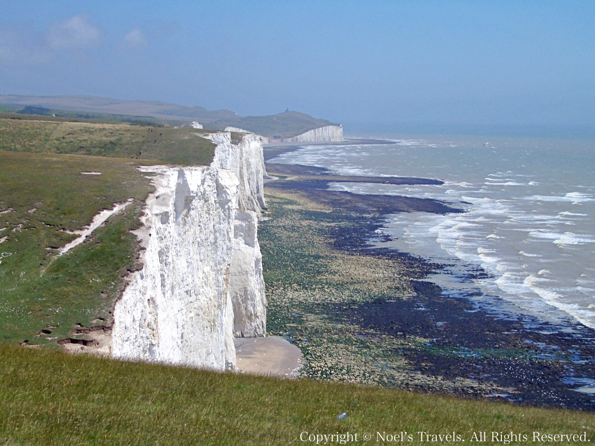 ノエル 海外旅行ブログ イギリス セブンシスターズ イギリス南部にある白亜の岩壁 セブンシスターズ ７つの頂があることからその名が 付けられました 150mもある真っ白な美しい崖は 間近で見るとすごい迫力です 崖の上に登ることもできます