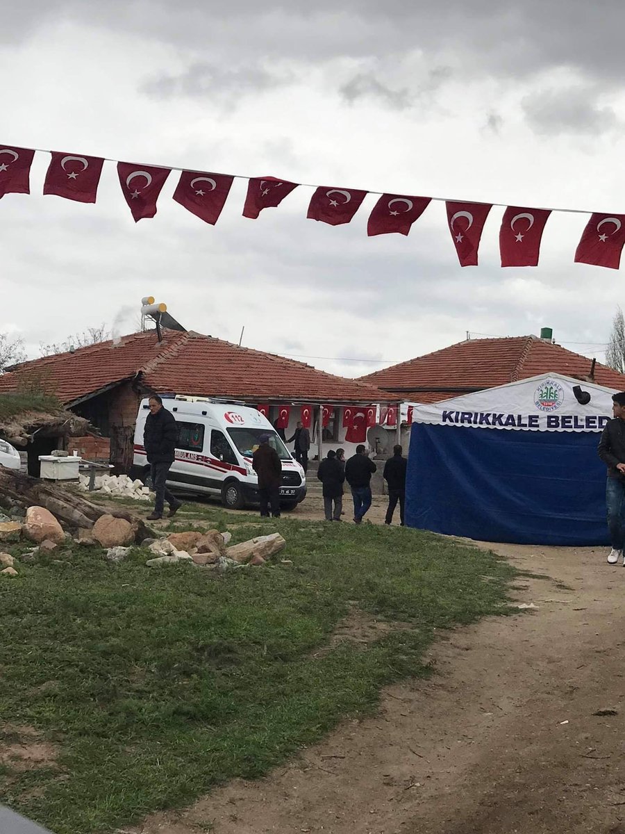 Türkiye-Irak sınır hattında teröristlerle girilen çatışmada şehit olan askerlerimize Allah’tan rahmet, yaralı askerlerimize acil şifalar, ailelerine sabırlar diliyoruz. 
Büyük TÜRK milletinin başı sağ olsun.
#Hakkari🇹🇷