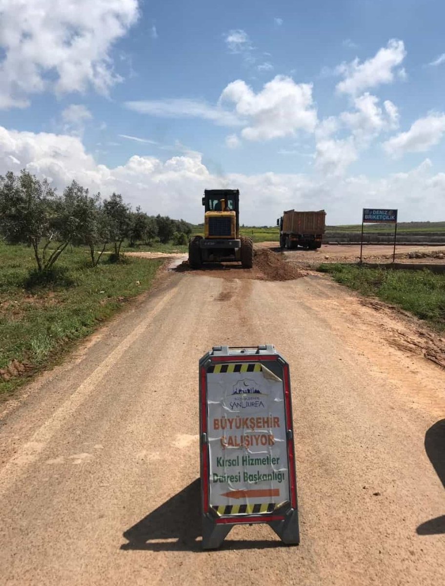 sbbkirsalyollar's tweet photo. Daire Başkanlığımıza Bağlı Ekiplerimiz İle, 13 İlçemiz Kırsalında Talep ve İhtiyaçlar Göz Önünde Bulundurularak, Yol Yapım Bakım/Onarım ve Park ve Bahçelerde Kullanılmak Üzere Bitki/Fidan Üretim Çalışmalarımız Aralıksız Devam Etmektedir.
@zabeyazgul 
#BüyükşehirHerYerde https://t.co/f0SgETKTLp
