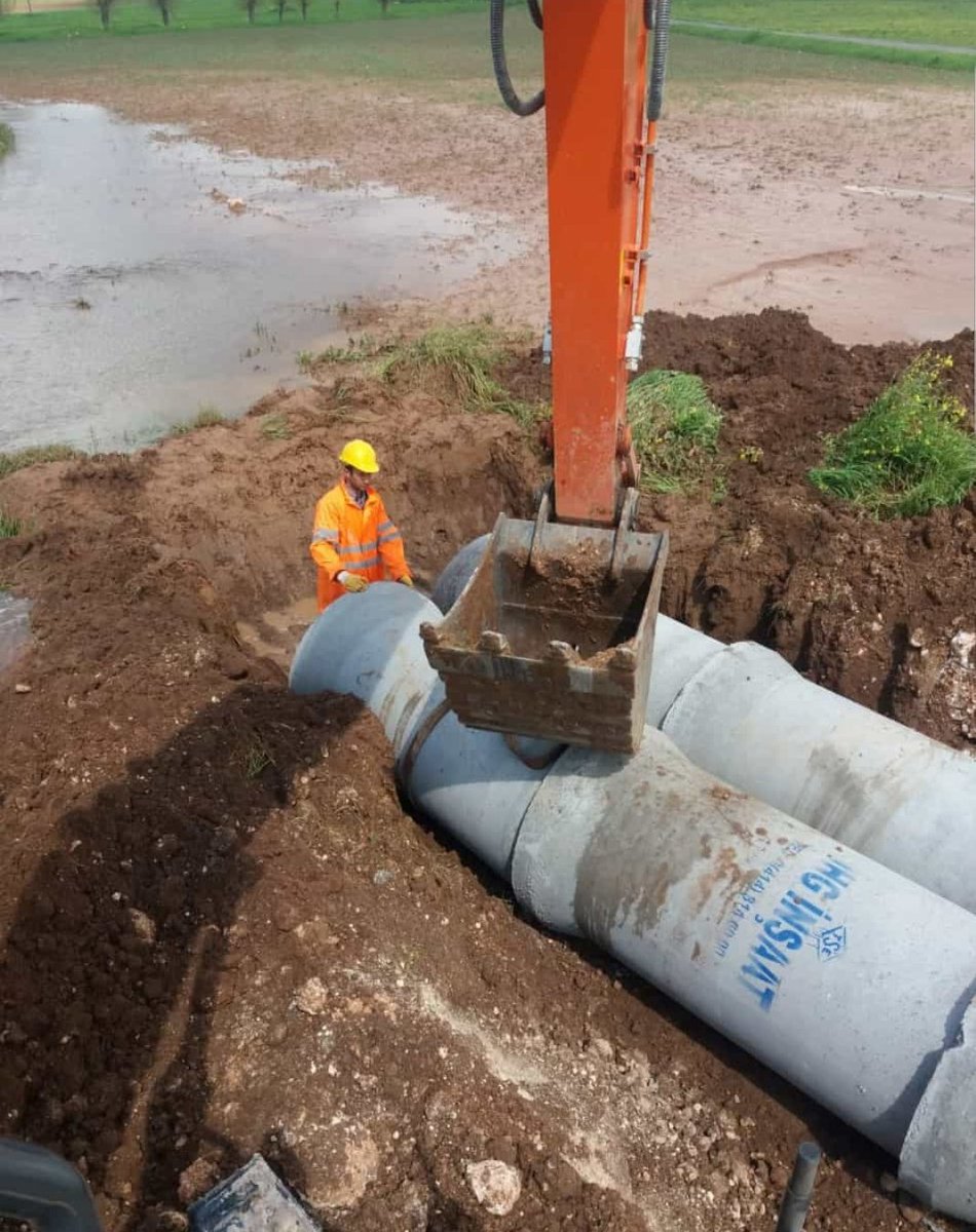 sbbkirsalyollar's tweet photo. Daire Başkanlığımıza Bağlı Ekiplerimiz İle, 13 İlçemiz Kırsalında Talep ve İhtiyaçlar Göz Önünde Bulundurularak, Yol Yapım Bakım/Onarım ve Park ve Bahçelerde Kullanılmak Üzere Bitki/Fidan Üretim Çalışmalarımız Aralıksız Devam Etmektedir.
@zabeyazgul 
#BüyükşehirHerYerde https://t.co/f0SgETKTLp