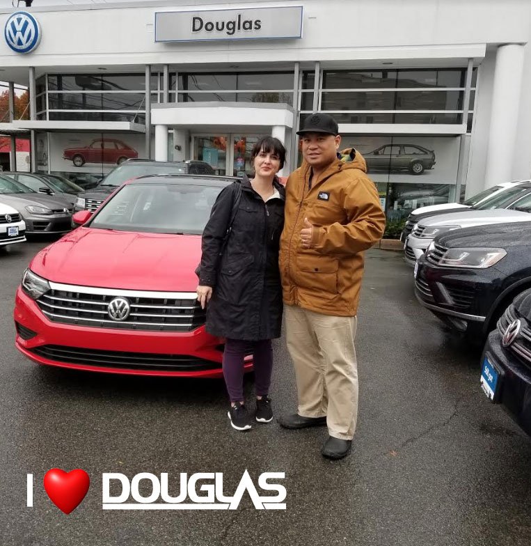 DouglasVW's tweet photo. Happy Douglas Volkswagen customers taking delivery of their New Volkswagens during the SignThenDrive Sales Event! See our current Lease Offers here; https://t.co/ijfI3GMoW9 https://t.co/bNggjQs0mq