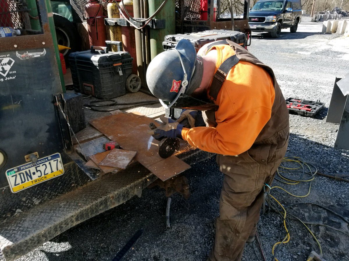 MunchMechanic's tweet photo. Professional & skilled teams, equipped trucks, 24/7 emergency service. #millwrights #riggings #quarrywork #quarryrepairs #piping #metalworks #fabrication #processpiping #fabricators #metalfabrication #welder #projectmanager #warehouseracking #heavyindustialcontractor #conveyors https://t.co/fQ6uSAS8AR