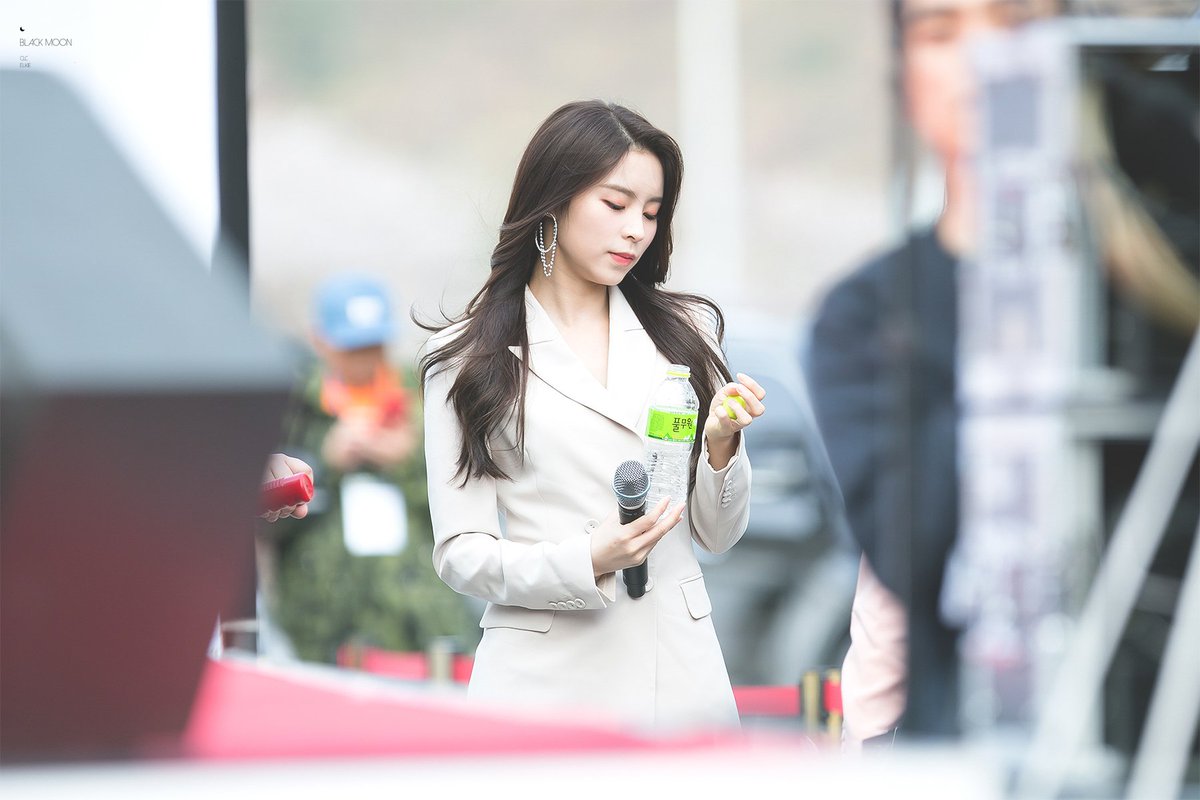 blackmoon1102's tweet photo. 190420 #CLC #Elkie
https://t.co/sbwvzWq2a8
https://t.co/ejrmzYAxTx
https://t.co/fU2rtgJmGh https://t.co/38DdgvPvvo