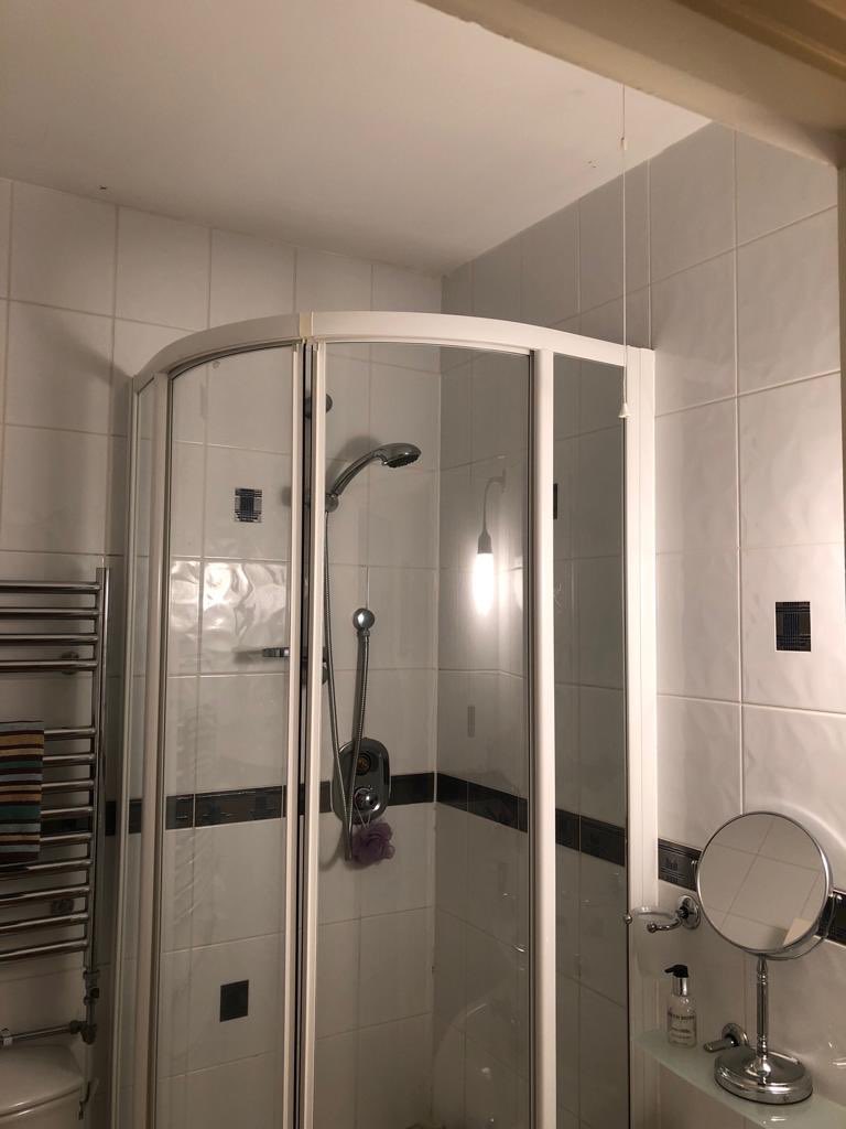 3rdDegree_PandH's tweet photo. Another one completed this morning ✅ everything going back like for like...with the instruction of a larger tray to be installed. Mermaid acrylic orange boards with rest of walls tiled and floor vinyl. @Duravit wall hung basin &amp; concealed cistern with vitra wc. Vado ascot shower https://t.co/kXdzdmFGen