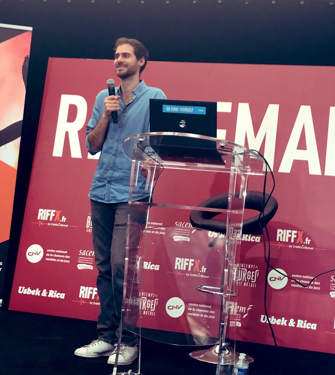 elsa_bat's tweet photo. .@DeezerFR au @PrintempsDB = workshop #DeezerBackstage avec @jocelynbousquet / conférence #RDVDemain avec @MMoussallam #DeezerPartner #PDB2019 👌 https://t.co/0oLCHje686