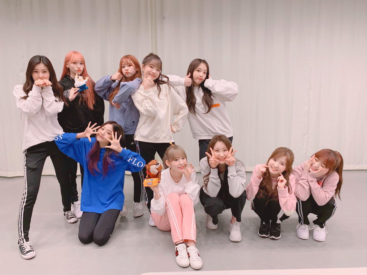 IZONE_TH's tweet photo. [✌] 190420 IZ*ONE V Live Update

👉https://t.co/Cqkt0U6DV9

#IZONE #아이즈원 #アイズワン https://t.co/t7fcYVkU6F