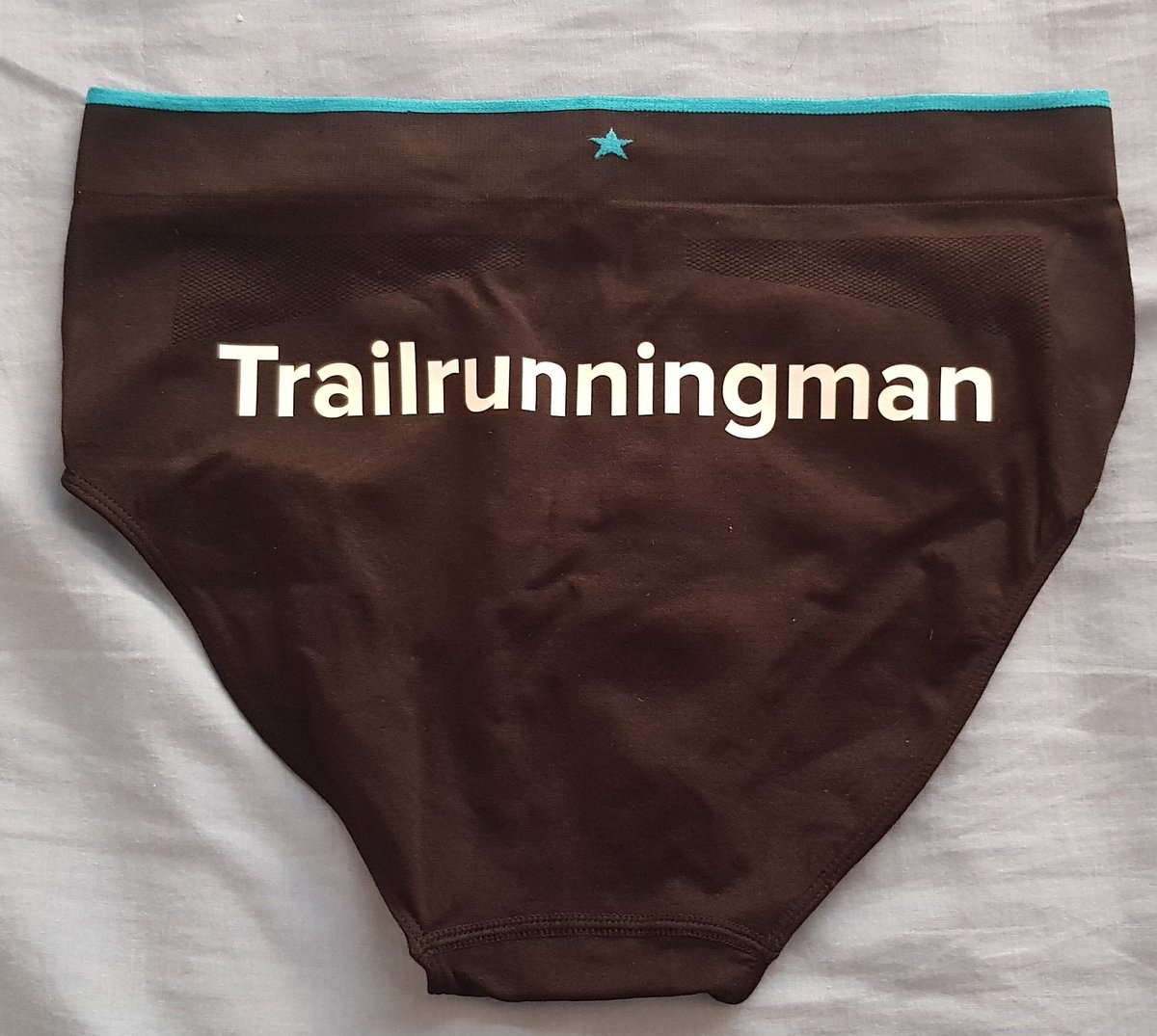 trail_ed's tweet photo. How cool is this? Customised pants. Thanks @runderwear and @RunningAward https://t.co/9hLIgbwej6