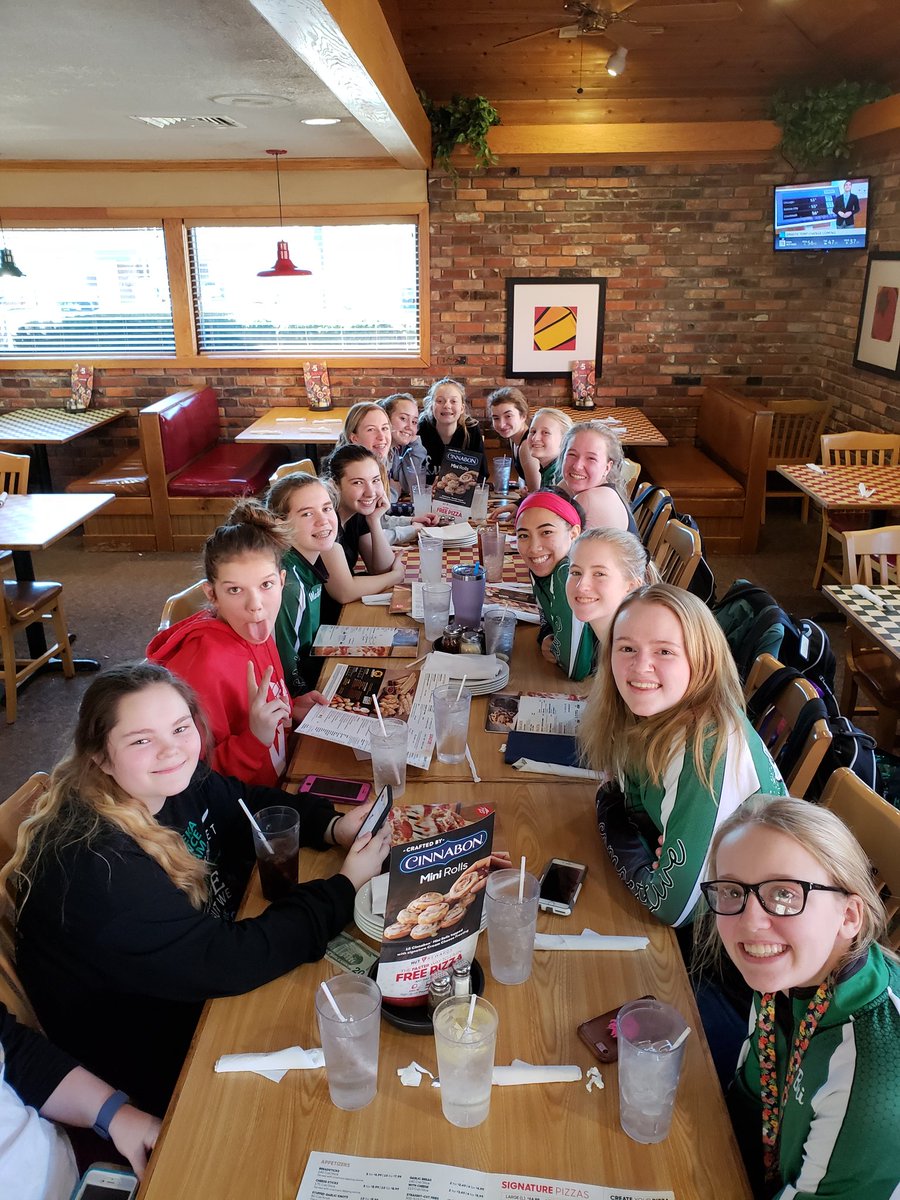 DanceEureka's tweet photo. Friendships are formed. 
Your support system through school
And hopefully through life. 
@DanceEureka @Aly_Beatenhead @joana_lamadrid @Kaitlynneeee @becca_noe https://t.co/CemRlkJ8KP