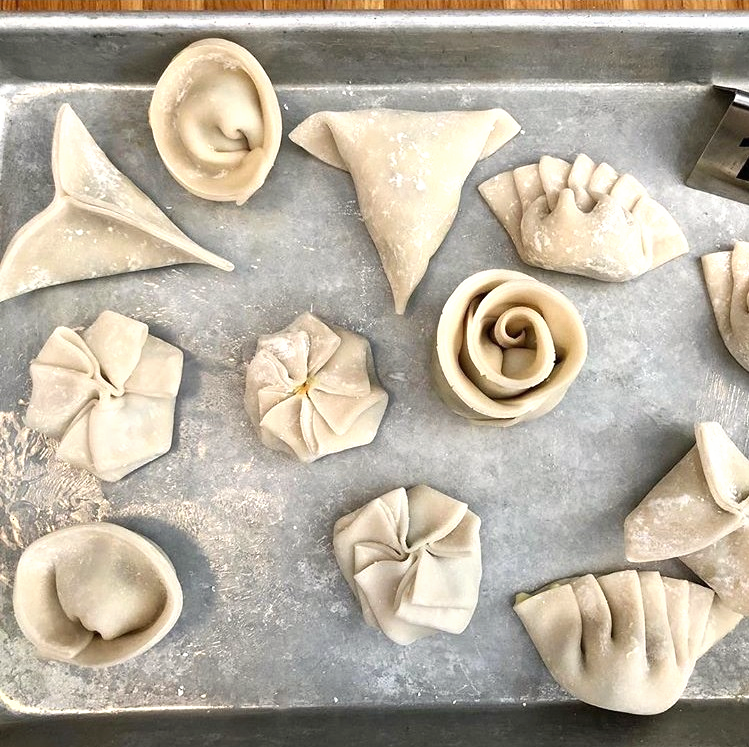 meimeidumplings's tweet photo. Just a sampling of the shapes you learn to fold at our #dumplingclass! 🏵️🌹🥟🐘 👏Check out our class schedule at https://t.co/9FyArhnhzq https://t.co/dOQMKs7OgA