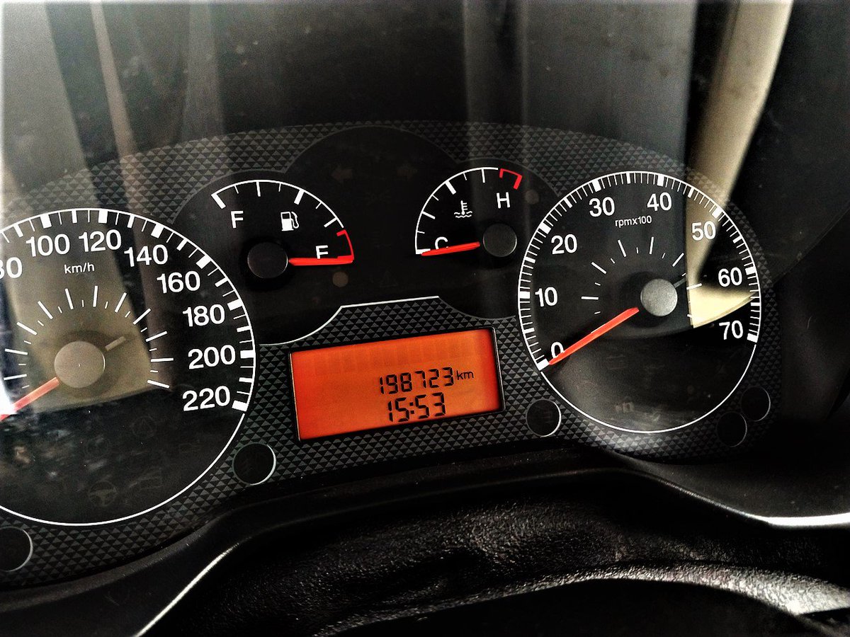 tangocargroup's tweet photo. #Fiat Grande Punto 3 porte del 2006. 
#Perfetta per #NEOPATENTATI 
con Bracciolo centrale, CERCHI IN LEGA autoradio cd, #climatizzatore e servosterzo. 
Esterni ed interni veramente ben tenuti. 
#Distribuzione a catena. 

Prezzo Euro 2900 e 3 anni di #garanzia
Tango Car Group https://t.co/IejrYoxrdb