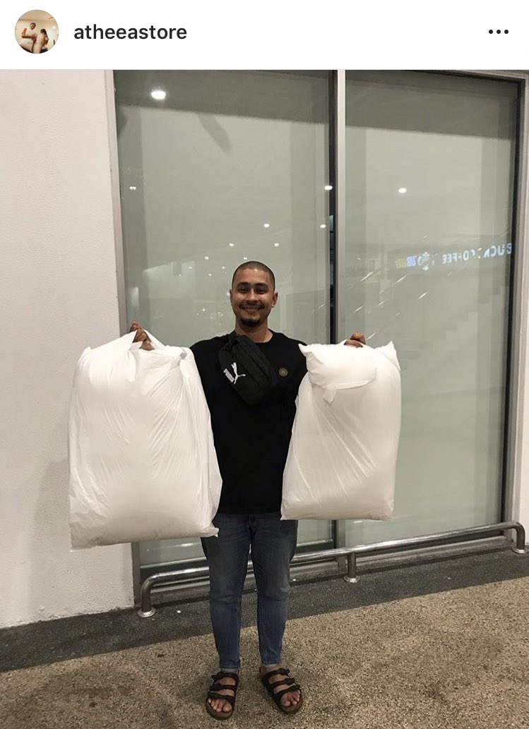 TYRADNE's tweet image. Who needs new bantal untuk tidur malam yang lena? You can get a pair of new bantal hotel free from us now!
(2 units)

Just follow the simple steps below (Follow IG, reply tweet &amp;amp; tell us why you need it) &amp;amp; RT this tweet! Cukup 500 RT I will choose &amp;amp; announce the winner 😃
#okaygo