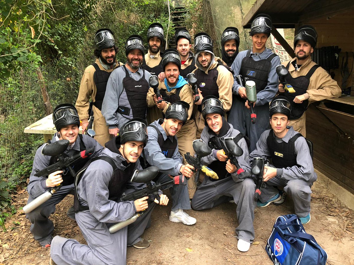 mario180769's tweet photo. He tenido la suerte de disfrutar de algún ascenso, y descenso también, pero en los ascensos, el denominador común siempre ha sido la unidad del vestuario, la calidad humana por encima de la individual he incluso colectiva, no se como acabaremos, pero esto, esto es para siempre ya https://t.co/goY0lhDX4K