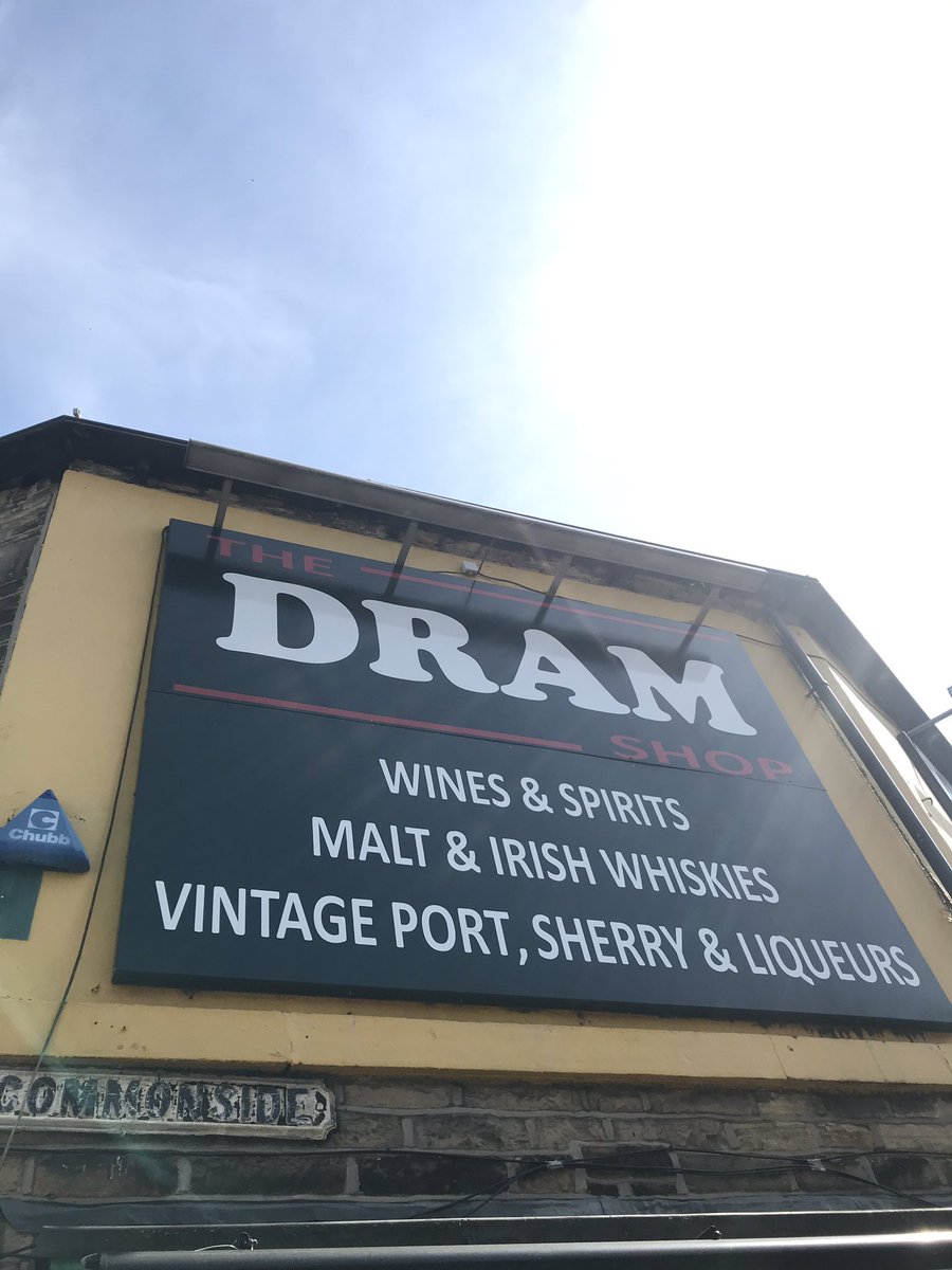 TheDramShopUK's tweet photo. Propping up #Commonside 🍺🥃🍸🍷
Open til 10:30pm this evening for all your #BankHoliday #Easter treats 😋🍺
#InstaDram #Sheffield #SheffieldIsSuper https://t.co/swTUGDkUd0