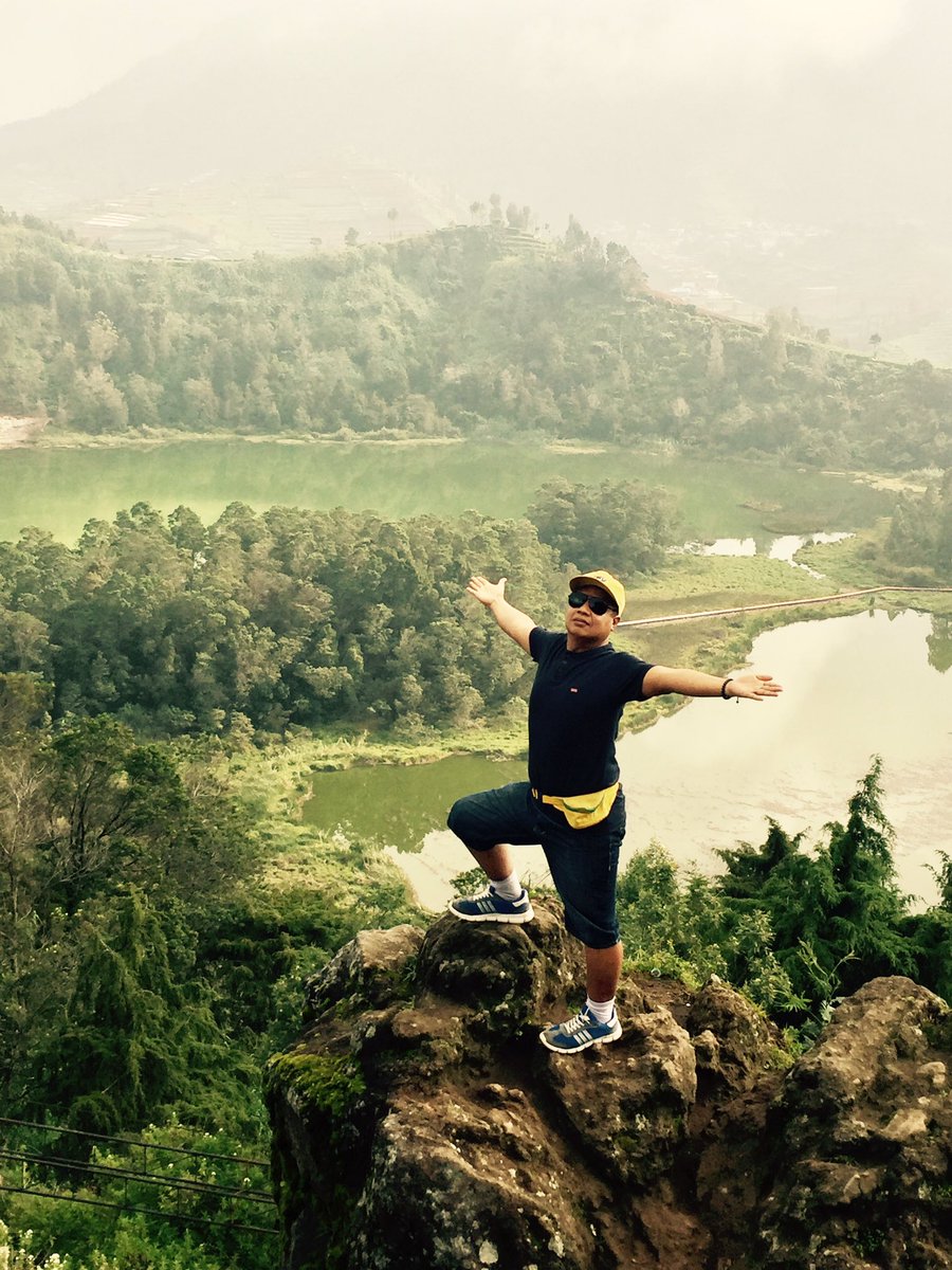 asmuhyat's tweet photo. #berburu udara dan suasana segar#
#diengplateu,telaga warna#
#liburpemilu# https://t.co/7uMhE1nlPB
