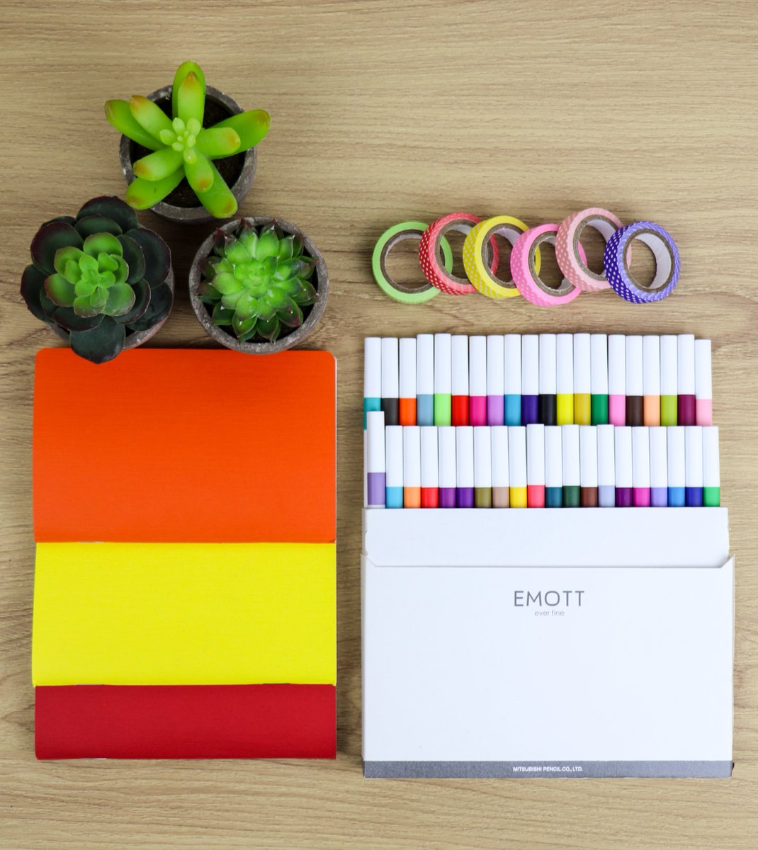 uniball_uk's tweet photo. Who has nabbed a pack of our EMOTT ever fine pens yet? They have a spectrum of 40 colours from pretty pastels and candy shades to bold, vivid primary hues and deep evocative earth tones! Exclusively at @WHSmith.
#EmottEverFine #Emott #UniballEmott #EverFine https://t.co/LFUdwGnXFz