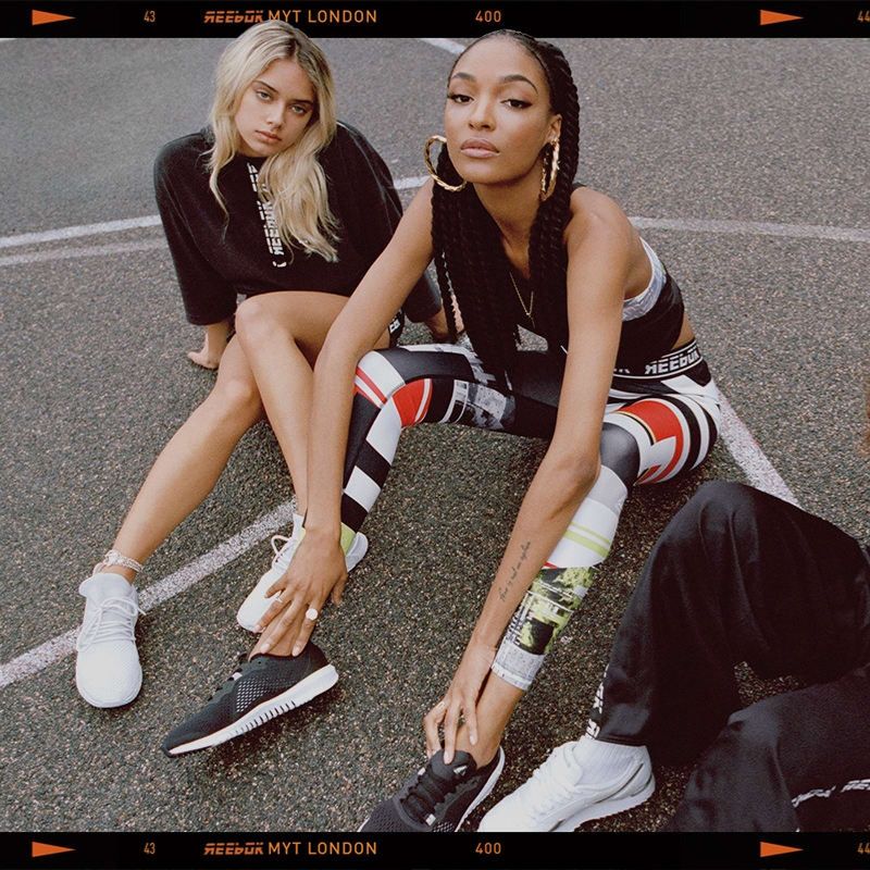 sportetassocies's tweet photo. @ReebokFR lance #MYT, une collection 100% féminine avec pour mots d'ordre : tendance et performance ! Alors à vos shorts et leggings !
#Reebokfr #girlpower #BreakTheStandard https://t.co/JcI8ElhAcF