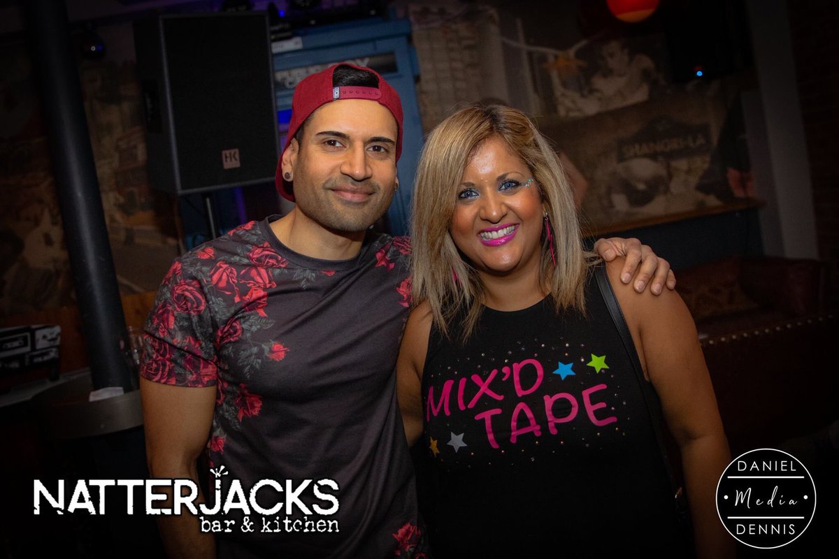 Mix_dTape's tweet photo. @NatterjacksBar #leicester #goodfriday #bankholidayweekend #mixdtape #family #partyband #siblings https://t.co/ruV9R8THIZ