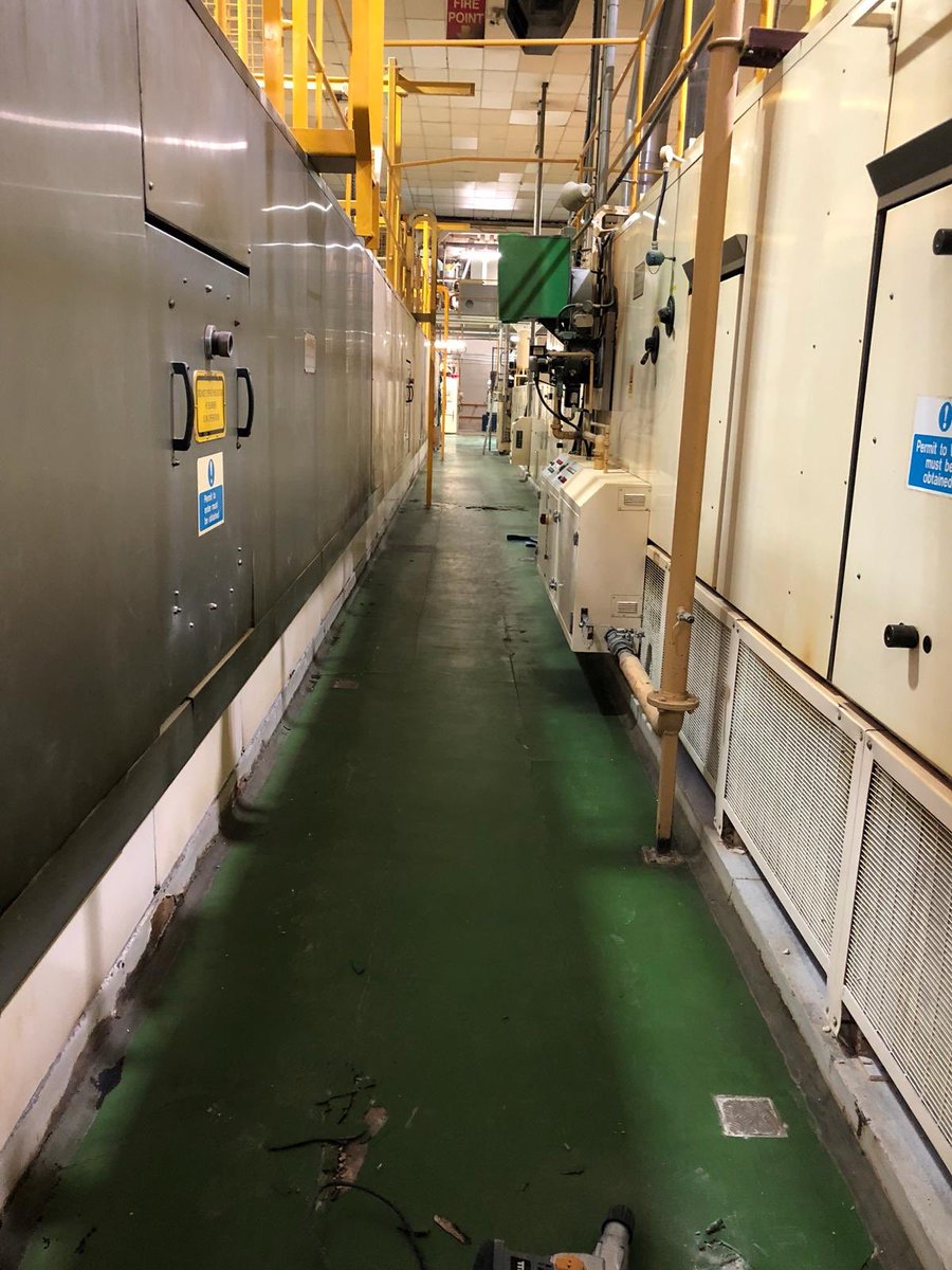 SignatureResin's tweet photo. It’s a busy Easter weekend over in #Ossett where we are removing old #polyurethane #screed and installing new, alongside #fastcure #resincoatings in a #foodfactory https://t.co/GiT3Sr2kpD