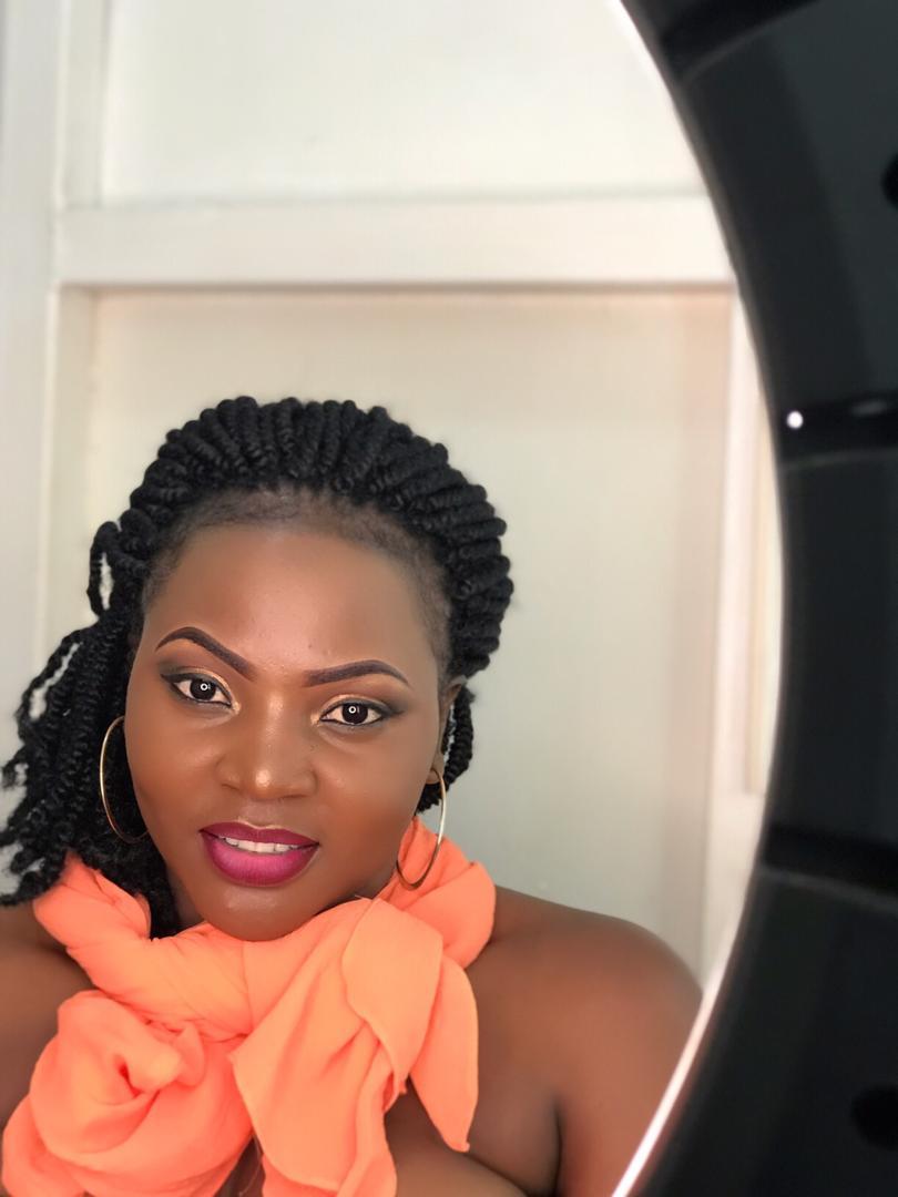 primtouch1's tweet photo. Awesome  😍😍 #makeupartist @primtouch1 #MakeupTutorial #MakeupAddict #makeupbyme #makeupjunkie #makeuplook https://t.co/vHxSJQB68E