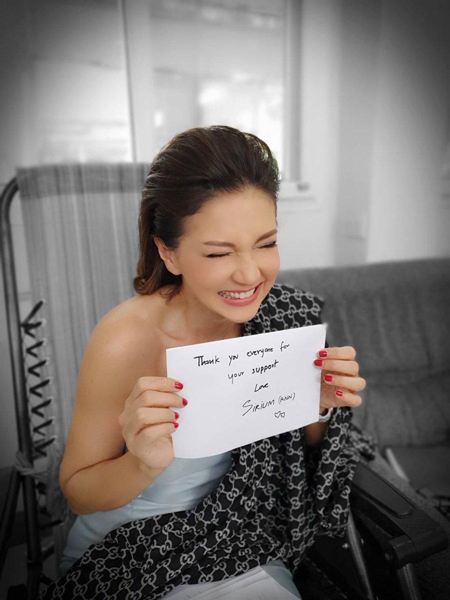 skyywry's tweet photo. แม่แอนน่ารักมากๆเลยค่ะ😘 @AnnSirium น่ารักแบบนี้ไม่ให้รักได้ไงคะ😍😘ขอบคุณแม่มากนะคะ😘😘จะรักและติดตามผลงานของแม่ตลอดไปค่ะ✌️✌️😘แม่อย่าลืมดูแลสุขภาพด้วยนะคะหนูเป็นห่วงค่ะ😘😘 I Love you😘❤️❤️ #annsirium #รักล้ำเส้น #แอนเชียร์ https://t.co/y3tqSjYZh4
