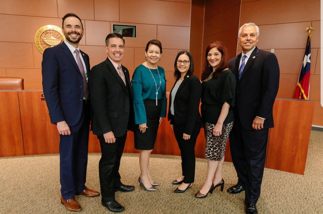 Being selected as on of six districts to participate in the Holdsworth program will be a game change.  We are Super Proud ⁦<a href="/HarlingenCISD/">HCISD</a>⁩. #WeAreHCISD