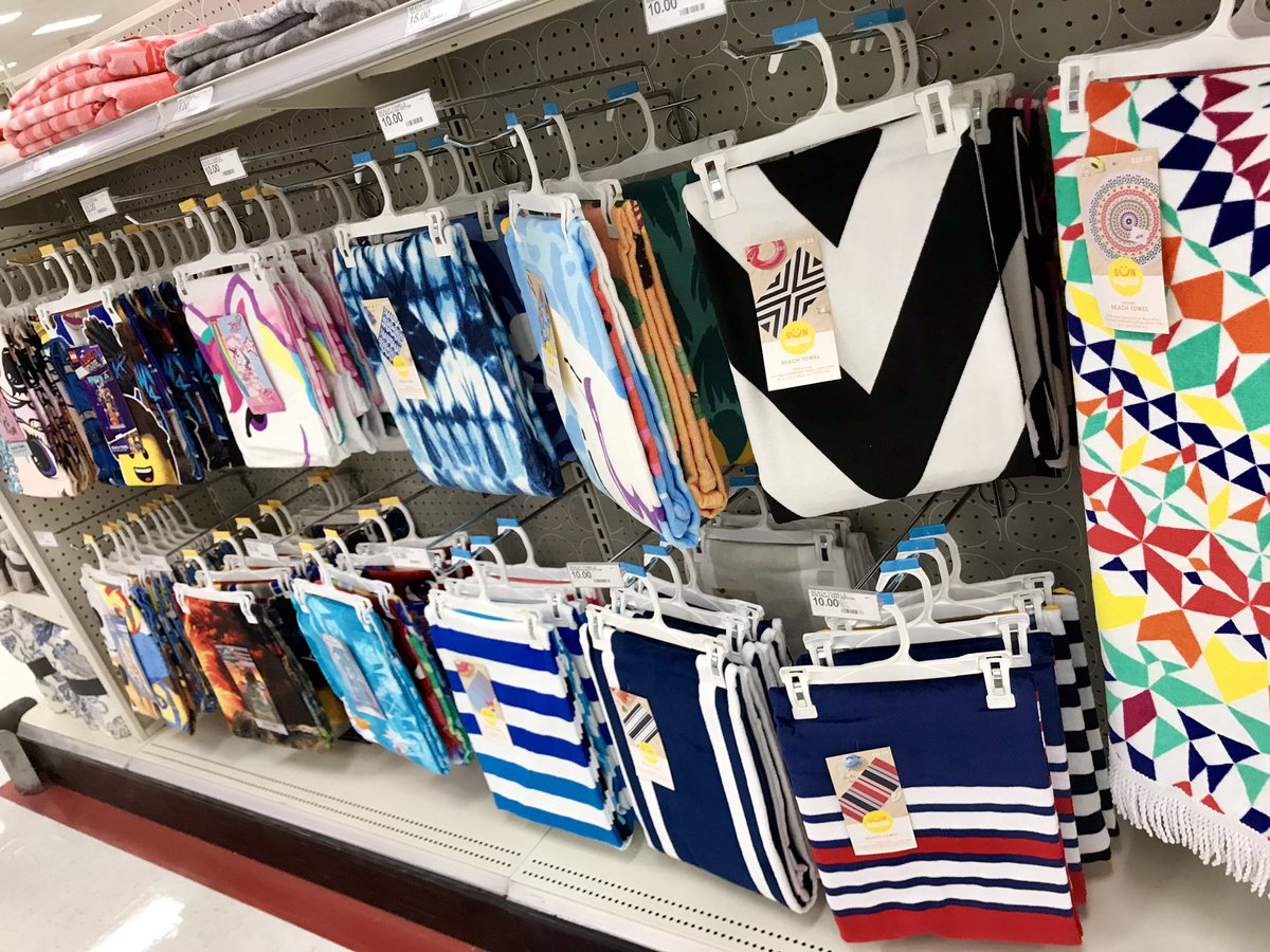 KaserKat's tweet photo. One stop shop for all your beach essentials. #BeachReady #SummerVibes #Target #Target2119 #TargetStyle #EasterWeekend https://t.co/wx75gavAWH