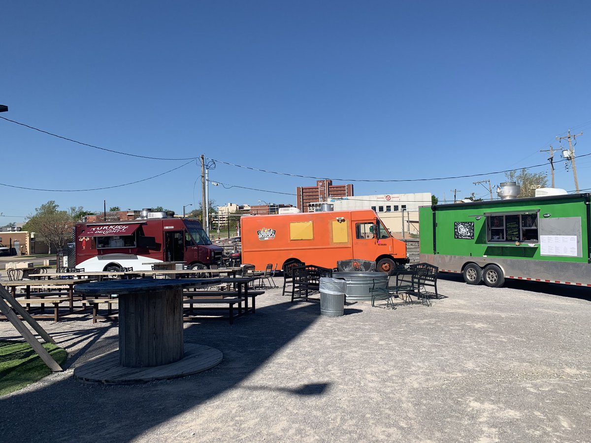 CooknItUpFood's tweet photo. Come on out to @bleugarten today, it’s beautiful and we have some amazing specials! Come check out our Waffle Burger and our Triple Berry Cheesecake Waffles! #gartening #patiovibes #midtownwalkabout #midtownokc #waffles #cheesecake #burger #tacos #cheers #beergarden #okcfoodtruck https://t.co/uADxcooBYj