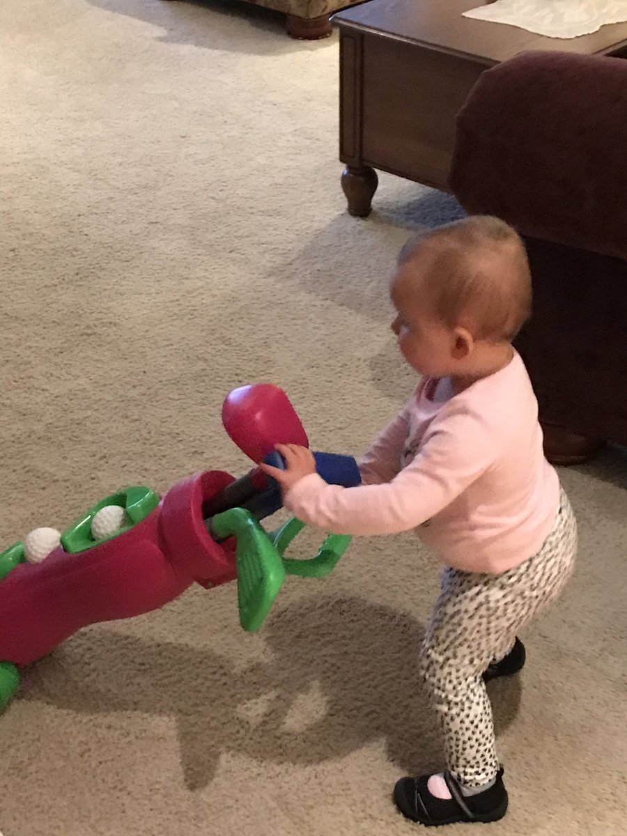 MahanTim's tweet image. Fun sleepover with my Favorite Granddaughter.  Got to start them out early.  #TigerEffect @TheMasters