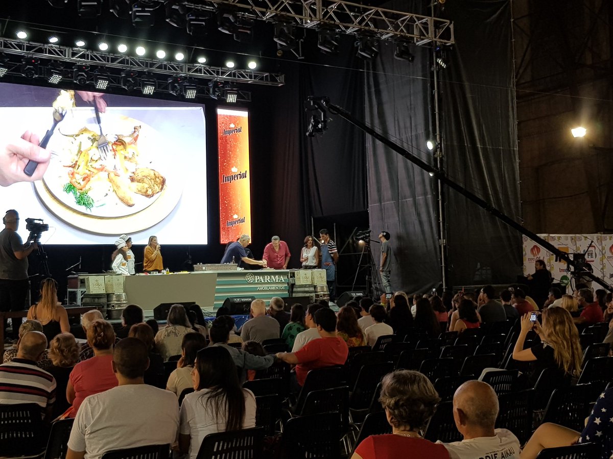 AValsagna's tweet photo. Ayer abrió sus puertas #Expochef en la hermosa #EstacionBelgrano. Gastronomía, emprendedores, charlas de cocina, música y el tradicional concurso del plato de pescado santafesino. Con toda la fuerza de @marianopeluffo @VicPanozzo 👏👏
Sigue hasta el domingo #SantaFeTuristica https://t.co/MmPe0bFppy