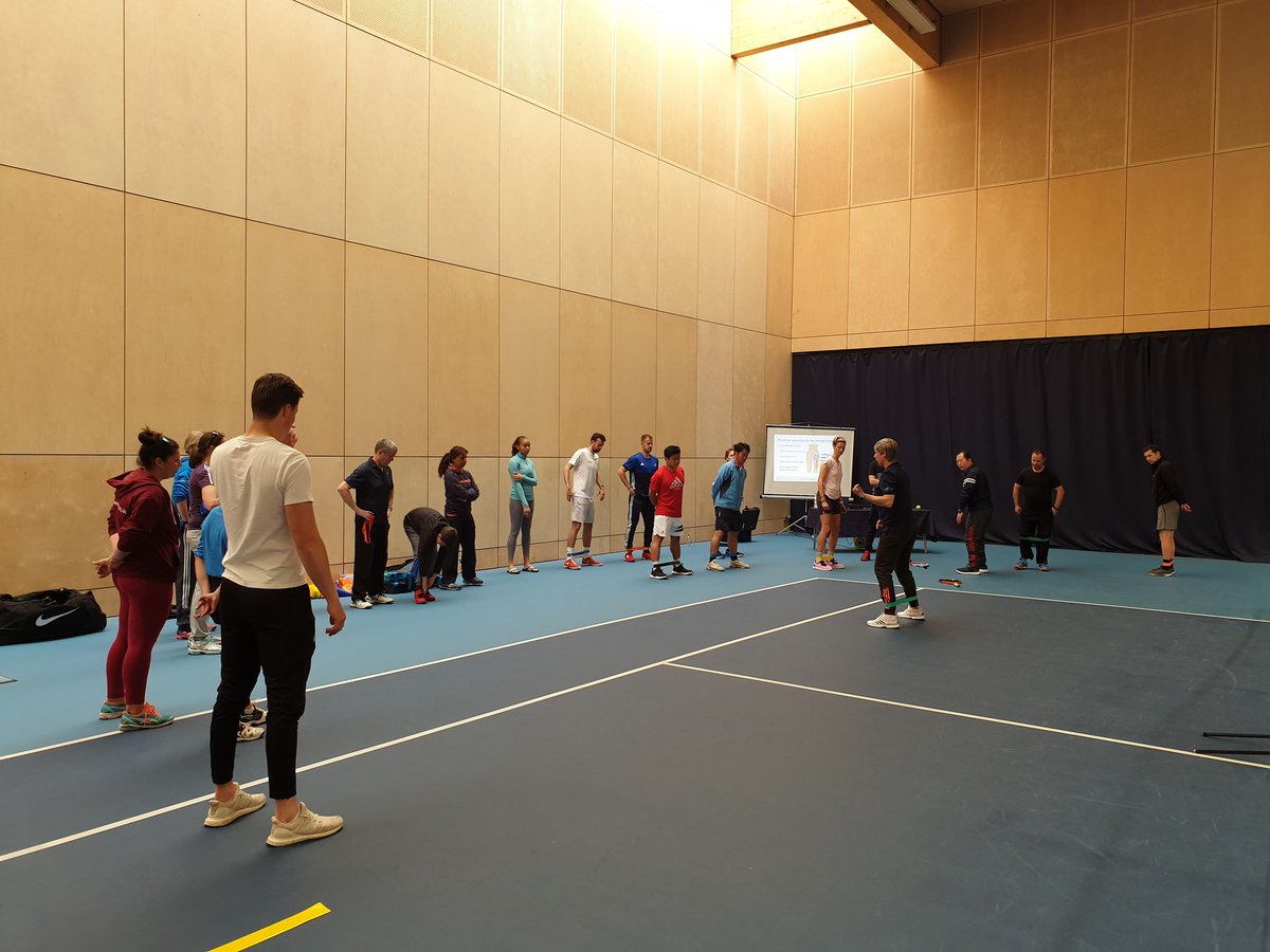 msmithtennis's tweet photo. Great Coaching Females session with @_JoWard! Plus free tickets for all at the @the_LTA @FedCup matches today @LeeValleyHTC @LTASouthEast #puttingitintopractice #learningfromthebest https://t.co/MyMZHDxgxX