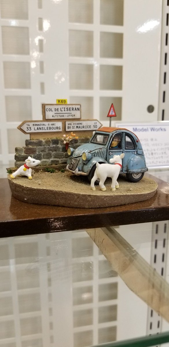 take_gyonou's tweet image. モデルワークスさんの展示会その4
ネコワークスさんのヴィネット2
ヤギとドライバーの視線バッチリ。
上手いこと持ってくるなぁ。#ModelWorks