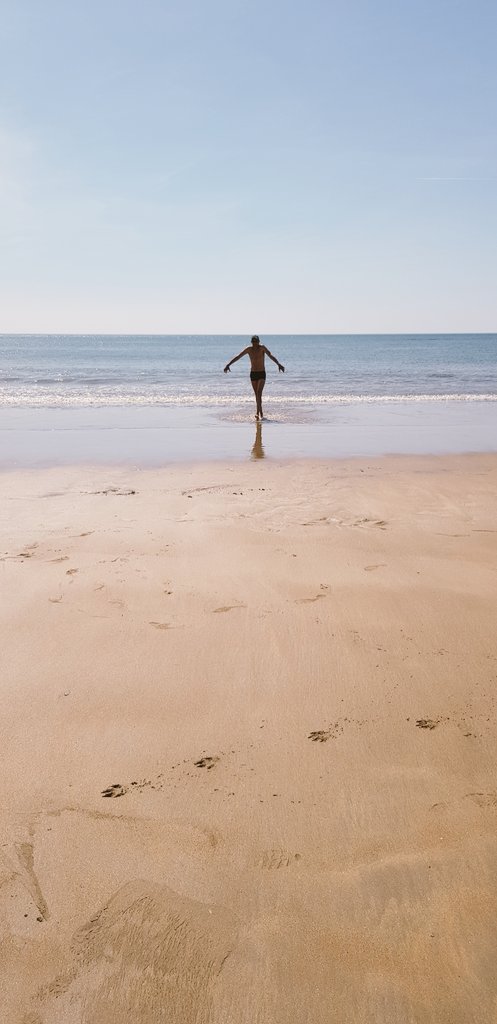 Hello_Vanado's tweet image. Beach babies at Bigbury-on-Sea🐾
#pawsonthepath #Petsitter #SouthWestCoastPath #EasterSaturday