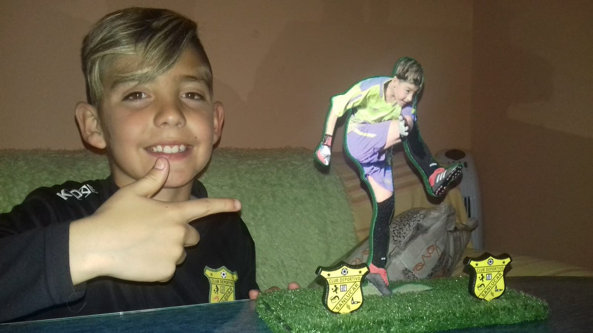 Juan Carlos,  portero del Benjamin,  convocado una vez más con la selección comarcal para su partido de hoy. ENHORABUENA