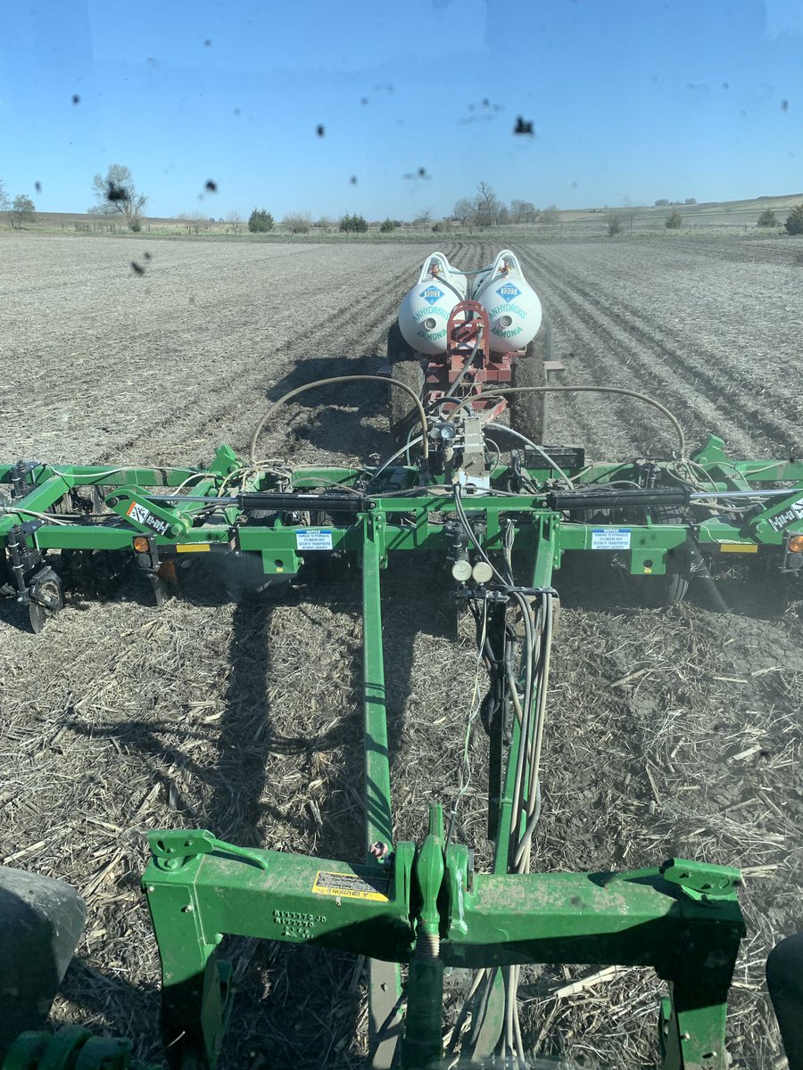 PurdumCody's tweet photo. Last tank of NH3 for the season! https://t.co/9cwZ3jWBD6
