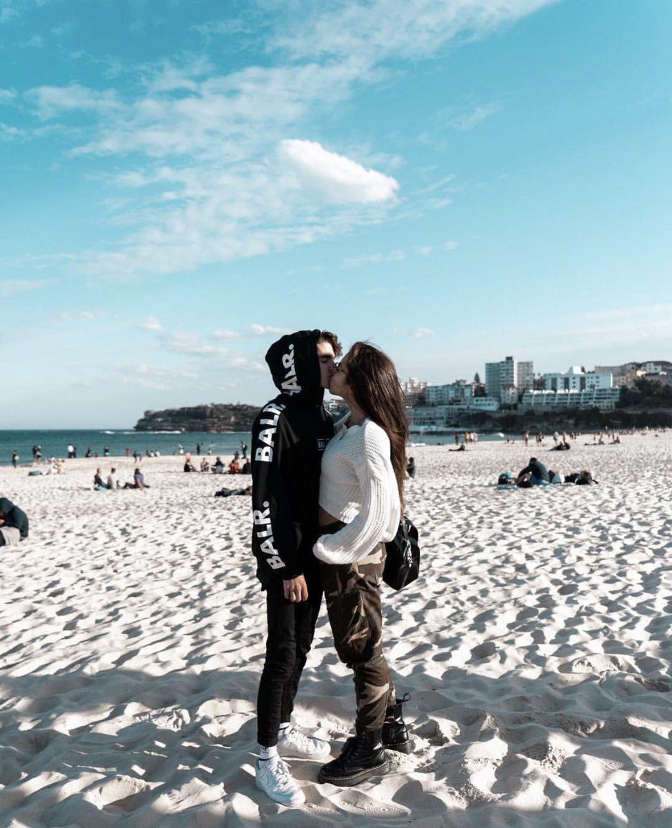ThomasRit's tweet photo. Babe. Fav. Love you❤️💫💫 https://t.co/qPwcVIrWWr